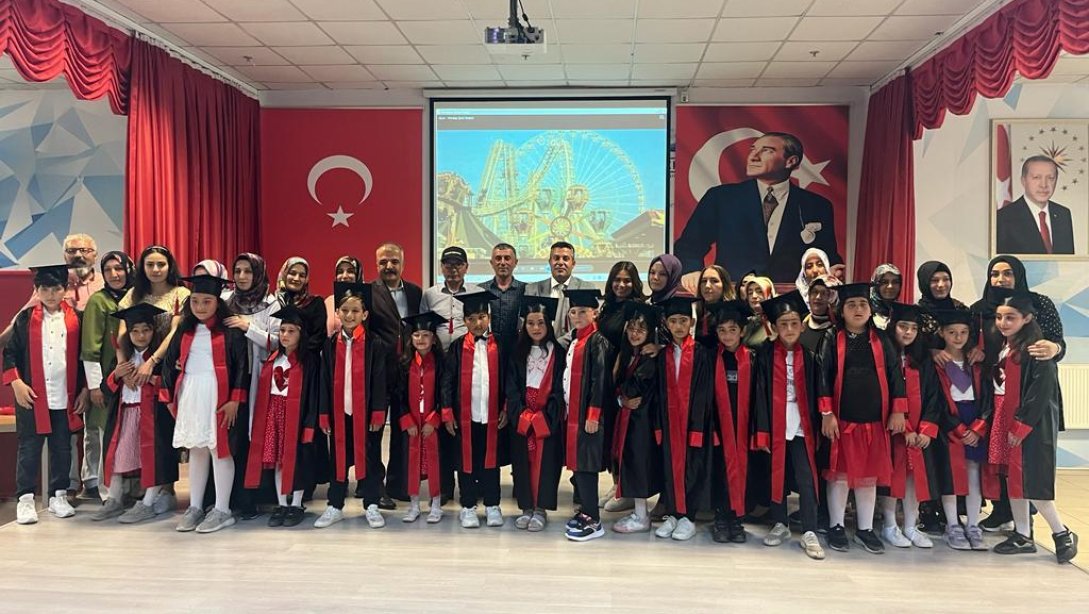 Atatürk İlkokulu 4 A Sınıfı Mezuniyet Töreni